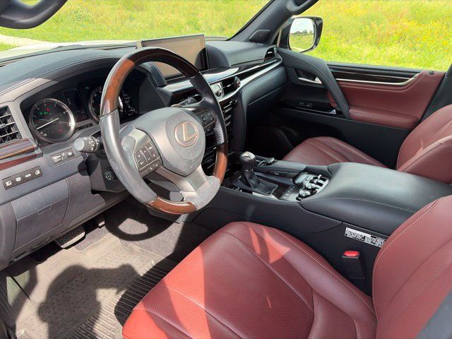 Used 2020 Lexus LX 570 4WD w/ Sport Package image 11