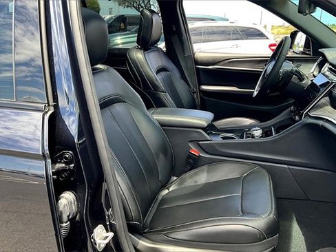 Used 2025 Jeep Grand Cherokee Limited 4xe image 7