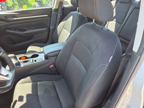 Used 2022 Nissan Altima 2.5 SV w/ SV Premium Package AWD/4WD image 2