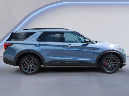 Certified 2025 Ford Explorer ST AWD/4WD image 2