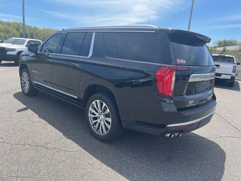 Used 2023 GMC Yukon XL Denali AWD/4WD image 3