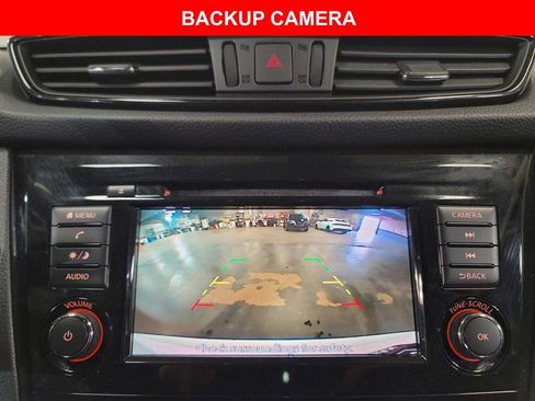 Used 2019 Nissan Rogue SV image 14