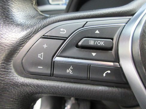 Used 2017 INFINITI Q60 2.0t image 21