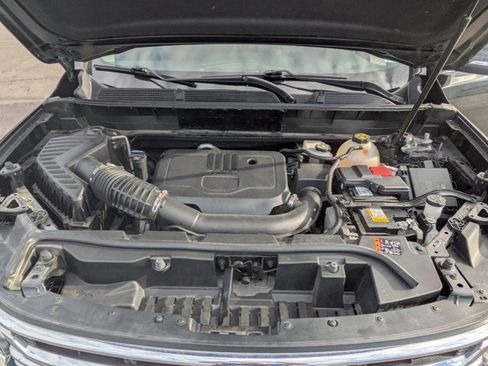 Used 2023 GMC Acadia SLT image 24