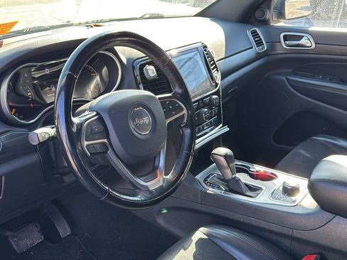 Used 2019 Jeep Grand Cherokee Altitude image 15