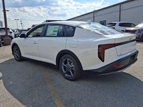New 2025 Kia K4 LXS image 6