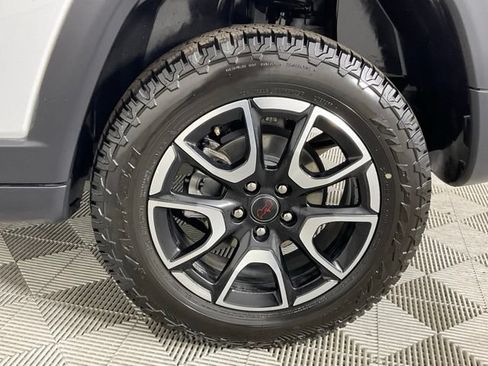 Used 2025 Jeep Compass Trailhawk AWD/4WD image 9