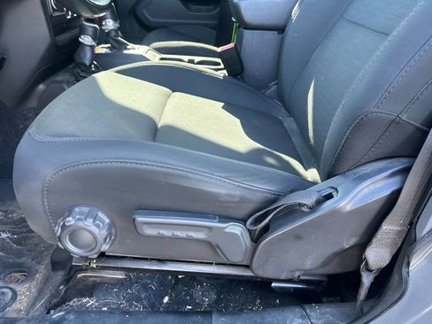 Used 2019 Jeep Wrangler Unlimited Sport S AWD/4WD image 20