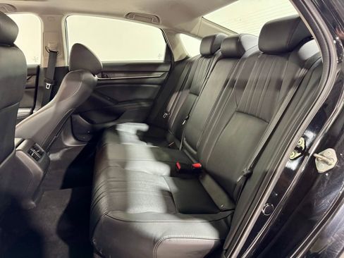 Used 2020 Honda Accord Touring image 29