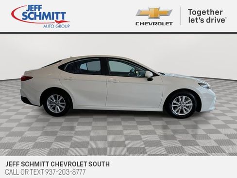 Used 2025 Toyota Camry LE image 12