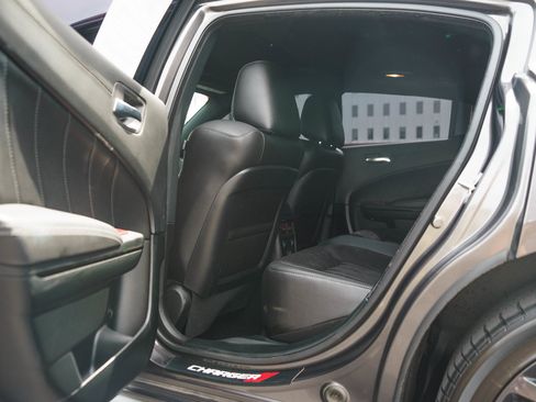 Used 2022 Dodge Charger R/T w/ Plus Group RWD image 15