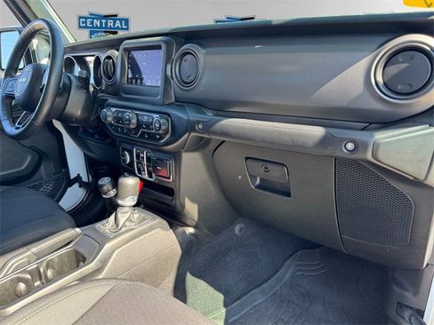 Certified 2022 Jeep Gladiator Sport image 12