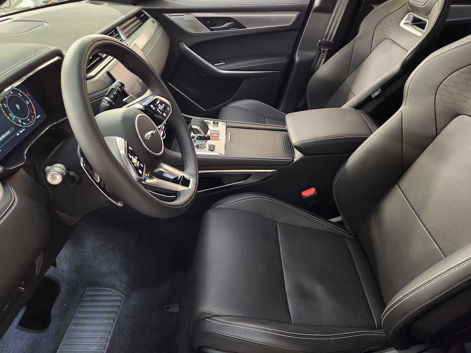 New 2026 Jaguar F-PACE R-Dynamic S AWD/4WD image 14