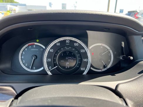 Used 2016 Honda Accord EX image 11