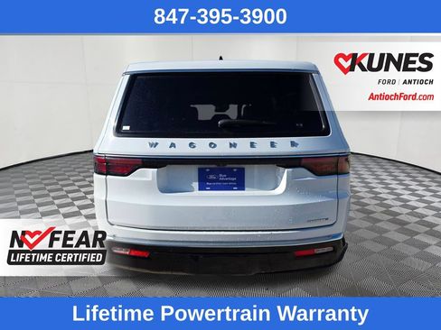 Used 2024 Jeep Wagoneer L Series II w/ Flexible Seating Group AWD/4WD image 6