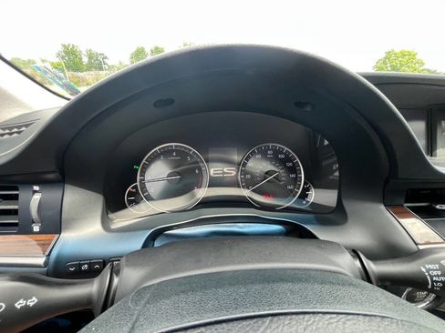 Used 2016 Lexus ES 350 w/ Premium Package w/Wood Trim FWD image 15
