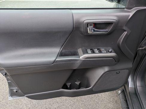 Used 2023 Toyota Tacoma TRD Off-Road w/ TRD Premium Off Road Package image 7