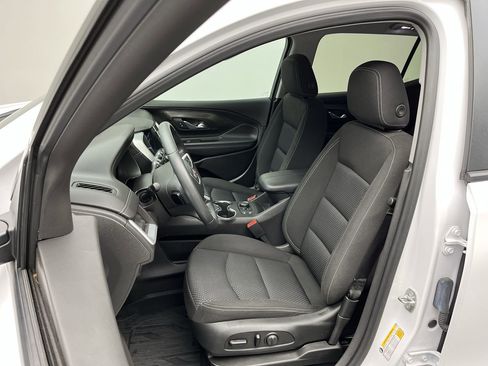 Certified 2024 GMC Terrain SLE w/ Driver Convenience Package image 9