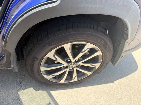 Used 2022 Toyota Corolla Cross XLE FWD image 10