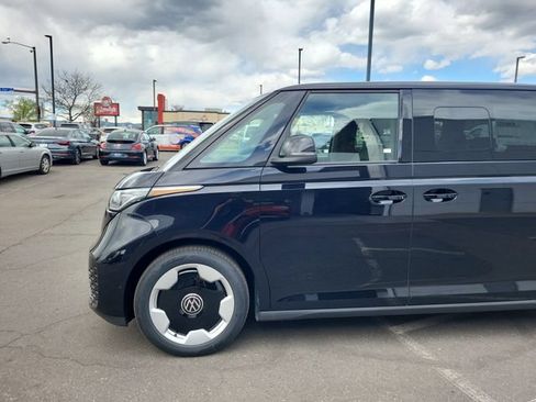 New 2025 Volkswagen ID. Buzz Pro S RWD image 2