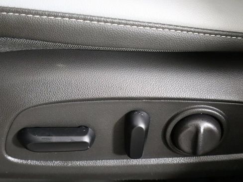 Used 2024 Buick Envista Preferred w/ Convenience I Package FWD image 23