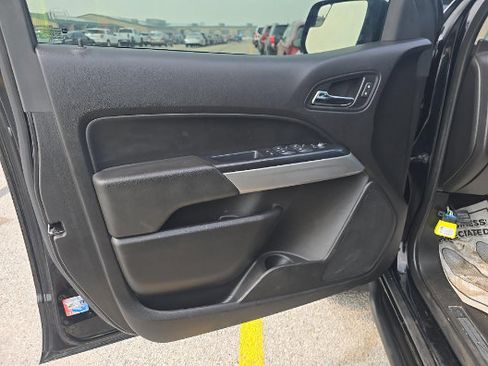 Used 2019 Chevrolet Colorado ZR2 w/ ZR2 Midnight Special Edition AWD/4WD image 15