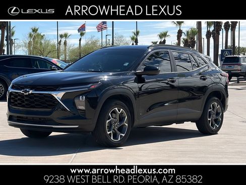Used 2024 Chevrolet Trax LT w/ Driver Confidence Package FWD image 1