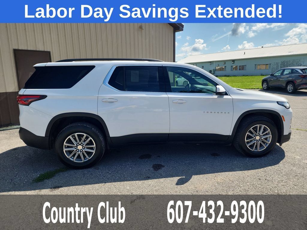 Used 2023 Chevrolet Traverse LT AWD/4WD image 9