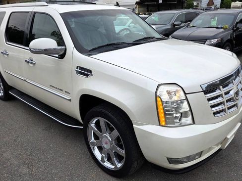 Used 2010 Cadillac Escalade ESV Luxury AWD/4WD image 20