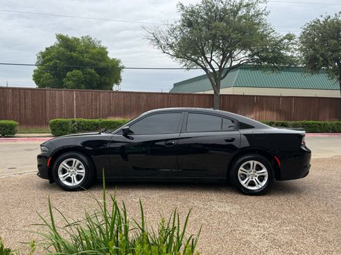 Used 2021 Dodge Charger SXT RWD image 11