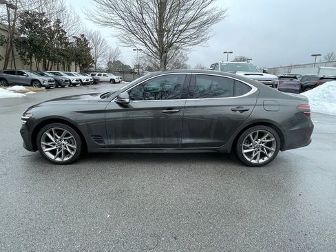 Used 2022 Genesis G70 2.0T image 4