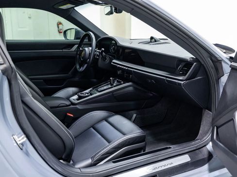 Used 2023 Porsche 911 Carrera image 37