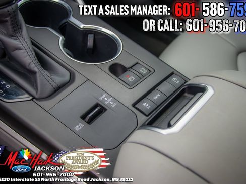 Used 2020 Toyota Highlander XLE FWD image 21