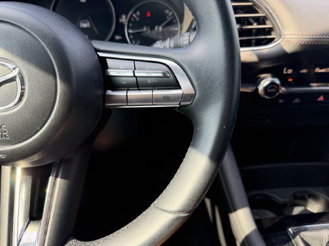 Used 2019 MAZDA MAZDA3 Hatchback w/ Preferred Package FWD image 17