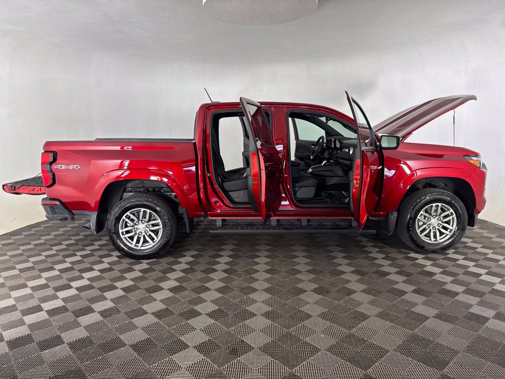 Used 2026 Chevrolet Colorado LT w/ LT Convenience Package AWD/4WD image 21