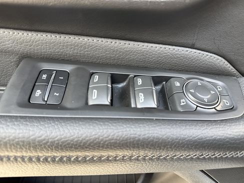 Used 2021 GMC Yukon Denali AWD/4WD image 15