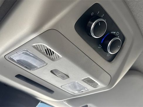 Used 2023 Ford Transit 350 XLT image 24