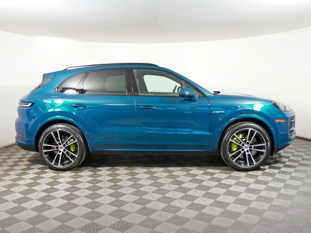 Certified 2026 Porsche Cayenne E-Hybrid AWD/4WD image 8