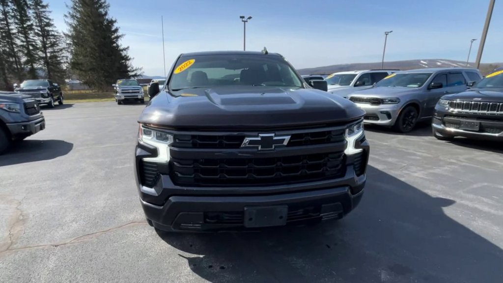 Used 2022 Chevrolet Silverado 1500 RST AWD/4WD image 3