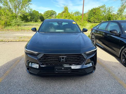 Used 2025 Honda Accord Sport image 4