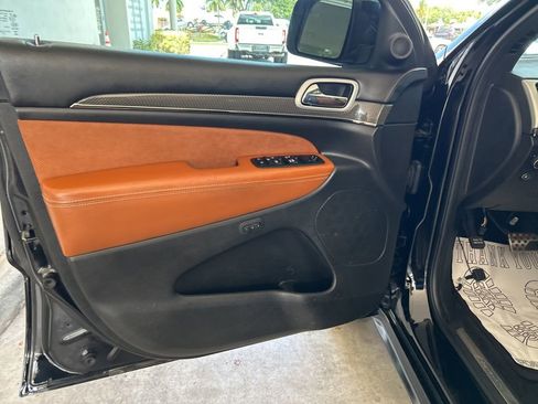 Used 2018 Jeep Grand Cherokee Trackhawk AWD/4WD image 41