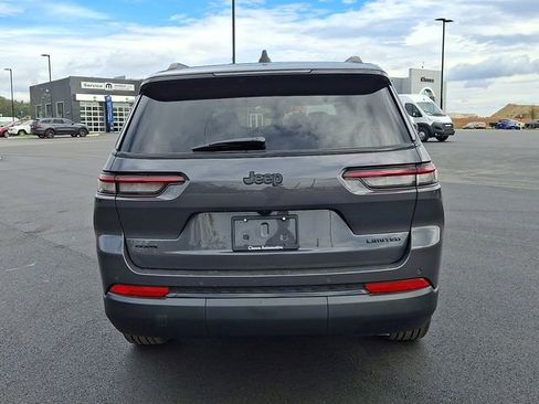 New 2025 Jeep Grand Cherokee L Limited w/ Black Appearance Package AWD/4WD image 9