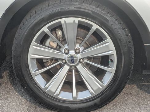 Used 2018 Ford Explorer Limited w/ Equipment Group 301A FWD image 10