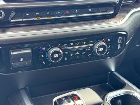 Used 2025 Chevrolet Silverado 1500 LTZ image 28