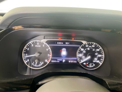 Used 2023 Nissan Pathfinder SV image 23