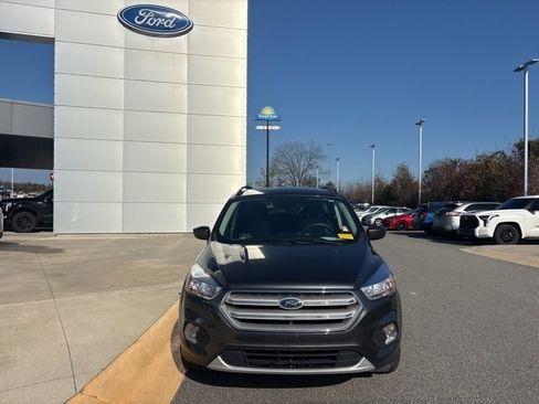 Used 2018 Ford Escape SE image 8