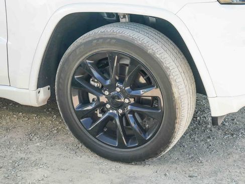 Certified 2021 Jeep Grand Cherokee Laredo X RWD image 7