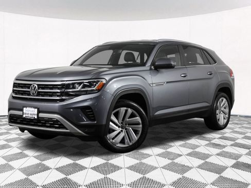 Used 2022 Volkswagen Atlas Cross Sport SE image 2