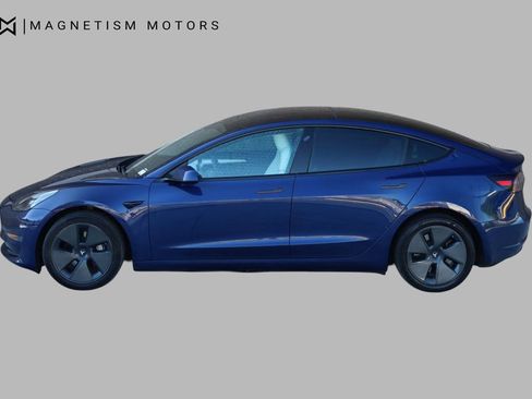 Used 2023 Tesla Model 3 Standard Range image 3