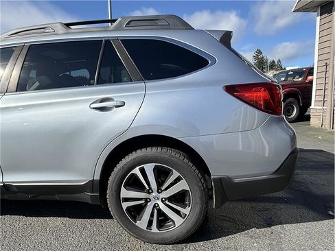 Used 2018 Subaru Outback 3.6R Limited image 8